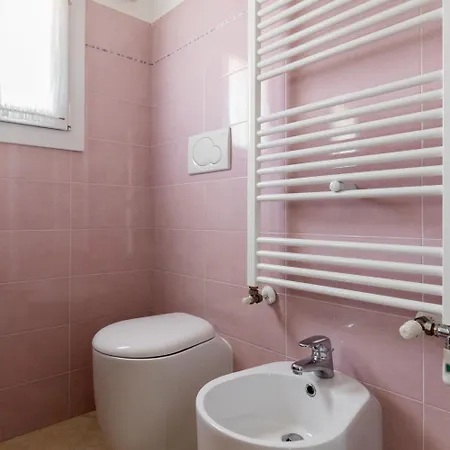 Cozy Mezzanine By Wonderful Italy Bologna